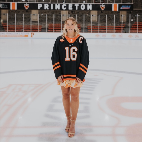 Meet your Posher, Sarah - Picture 2 of 5